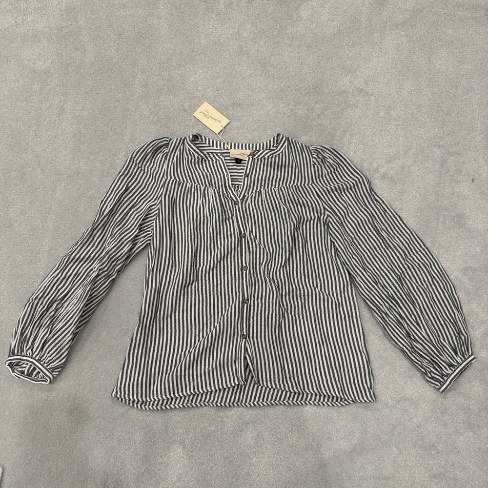 Universal Thread Black and White Striped Linen Blouse. NWT